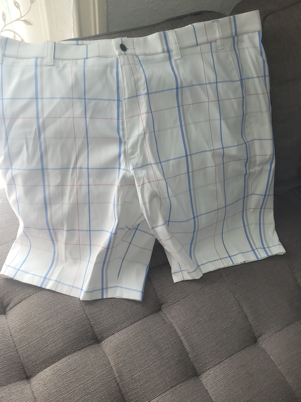 White Windowpane Plaid Golf Shorts - Blue & Red Grid